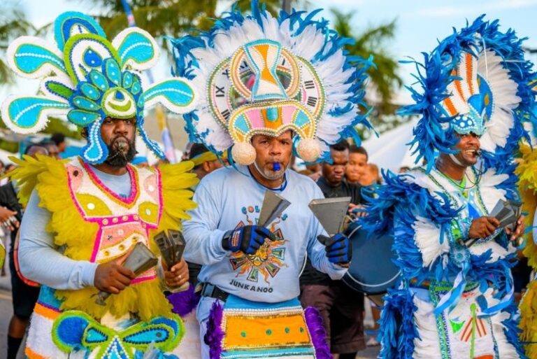 annual-junkanoo-festival-in-The-Bahamas